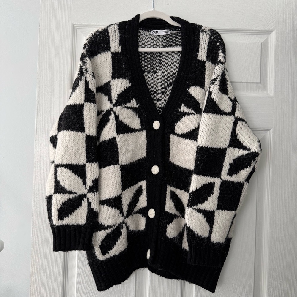Zara Black and White Flower Checkered Cardigan Sweater